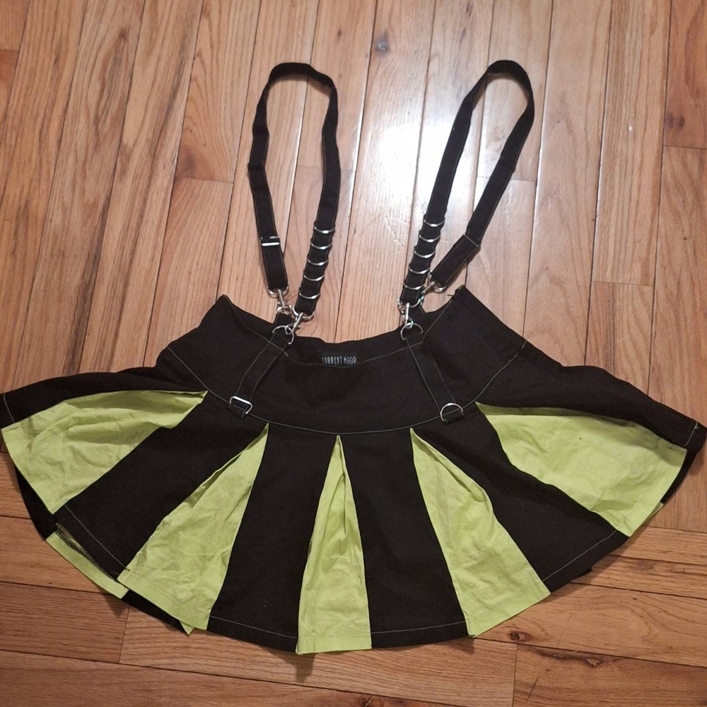 Trendy Black and Green Skirt with Suspenders